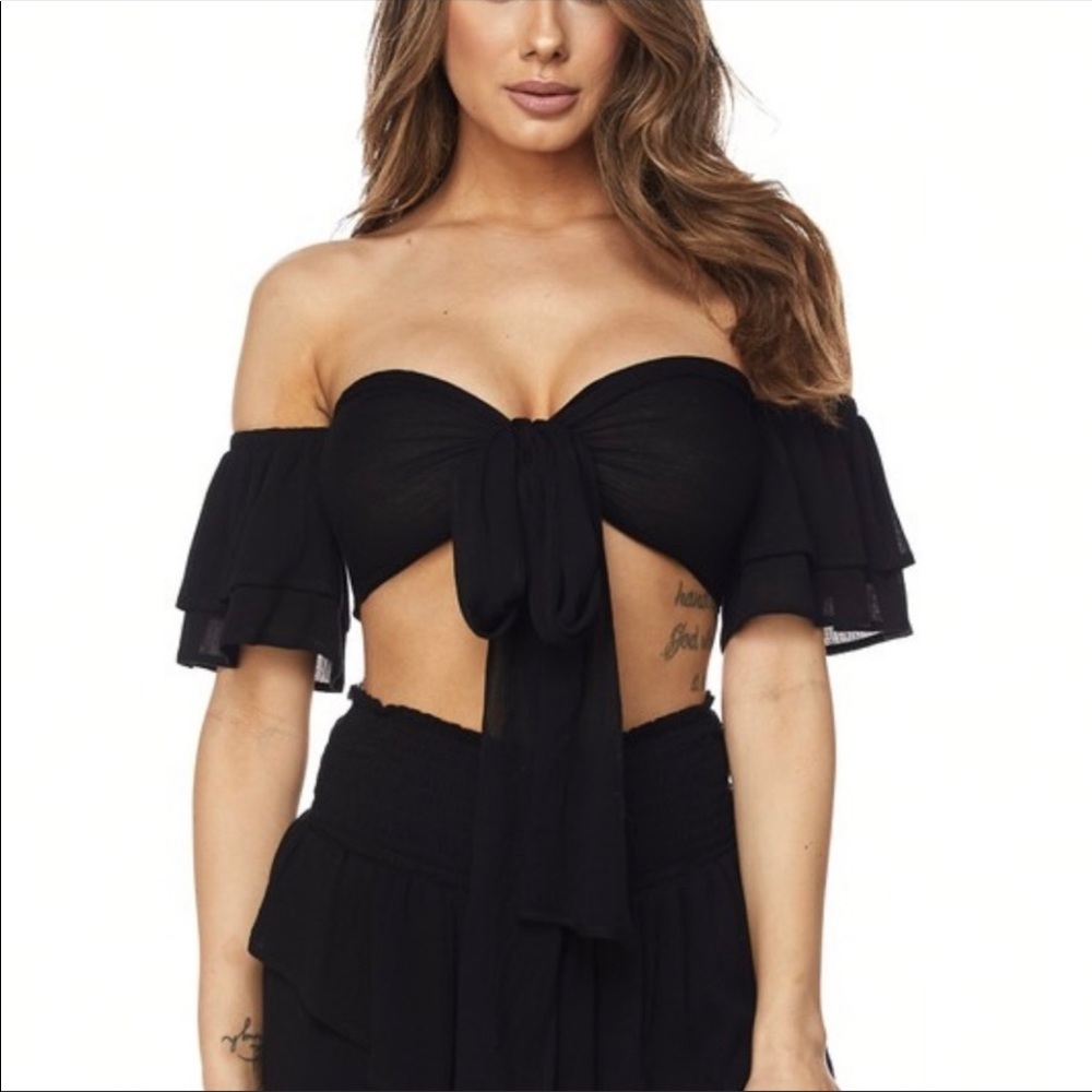 Sale Off The Shoulder Tie Front Short Set - Picture 1 of 10